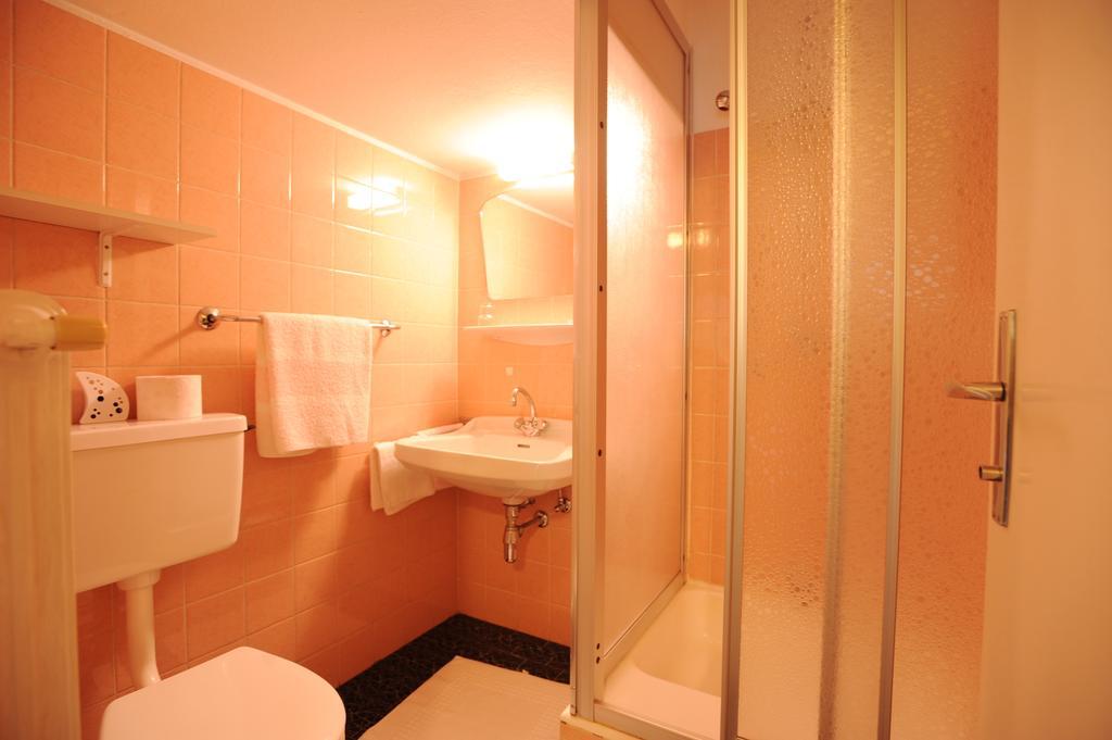 Bed and Breakfast Haus Alpina Radstadt Zimmer foto